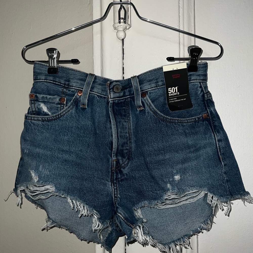 NWT Levi's Women's 501 Original Shorts High Rise Button Fly - Picture 2 of 3